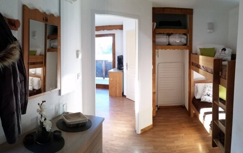 Location de vacances - Appartement à La Joue du Loup - ENTREE ET COIN MONTAGNE