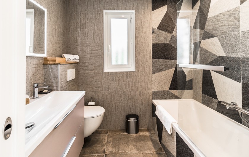 Location de vacances - Villa à Saint-Mandrier-sur-Mer - SDB ETHNIQUE