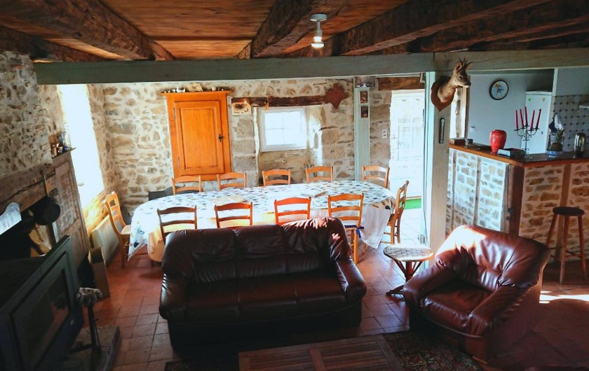 Location de vacances - Gîte à Champs-Romain - Salon et salle à manger