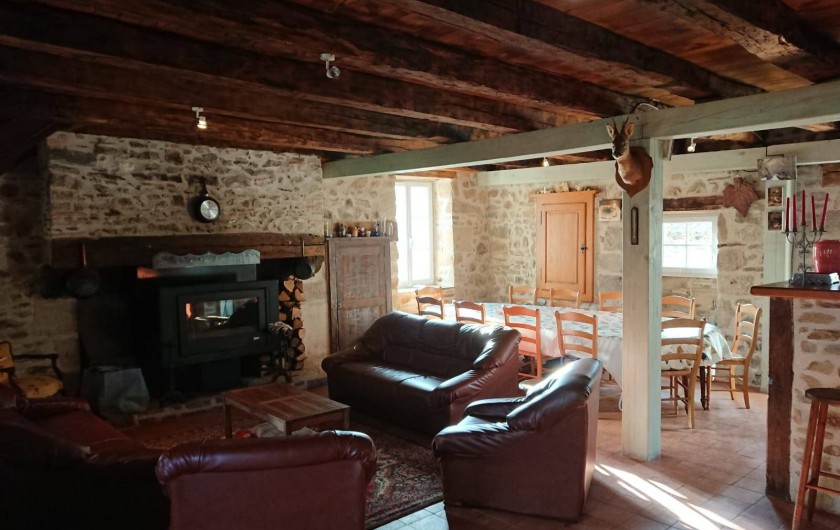 Location de vacances - Gîte à Champs-Romain - Salon et salle à manger