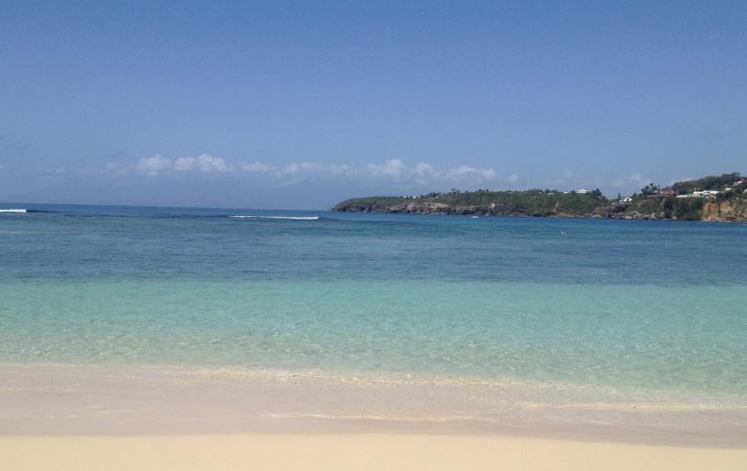 Location de vacances - Appartement à Le Gosier - Des plages magnifiques à quelques minutes.