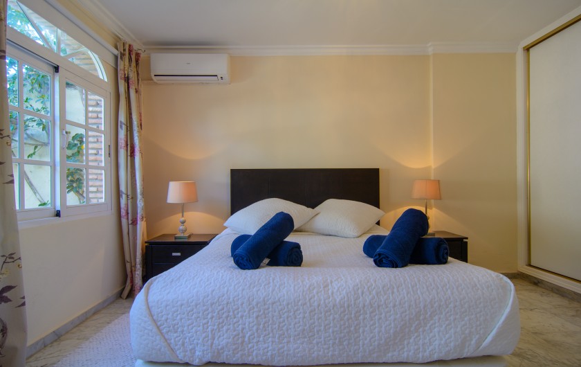 Location de vacances - Chalet à Marbella - Chambre d'hôtes au rez-de-chaussée avec climatiseur