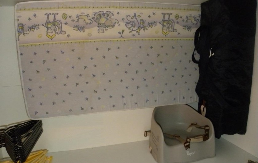 Location de vacances - Appartement à Le Grau-du-Roi - Kit Bébé Lit parapluie réhausseur