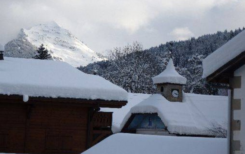 Location de vacances - Appartement à Morzine - Vue du séjour en hiver