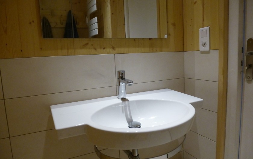 Location de vacances - Appartement à Morzine - Lavabo de la salle de bains