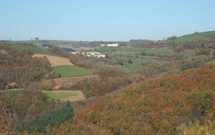 Location de vacances - Gîte à Coupiac - vue automnale