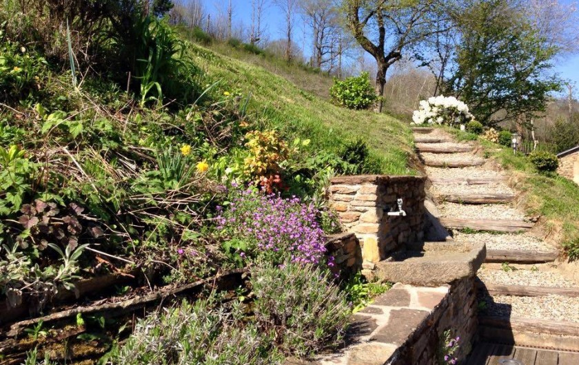 Location de vacances - Gîte à Coupiac - accès terrasse
