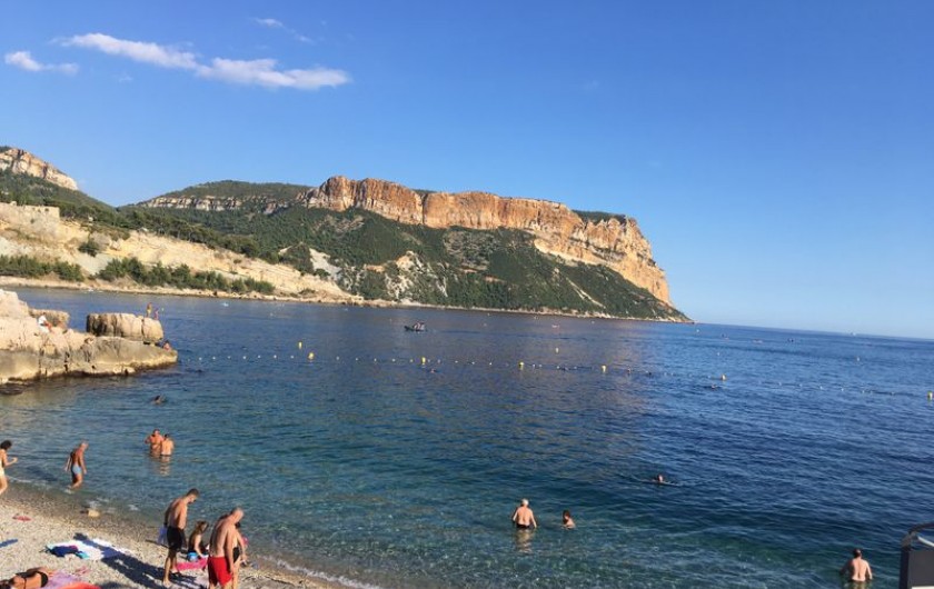Location de vacances - Appartement à Cassis - La plage du Bestouan