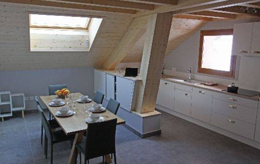 Location de vacances - Gîte à Annecy - Salle à manger et cuisine