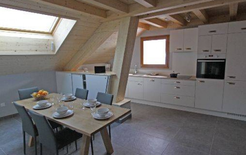 Location de vacances - Gîte à Annecy - Salle à manger et cuisine