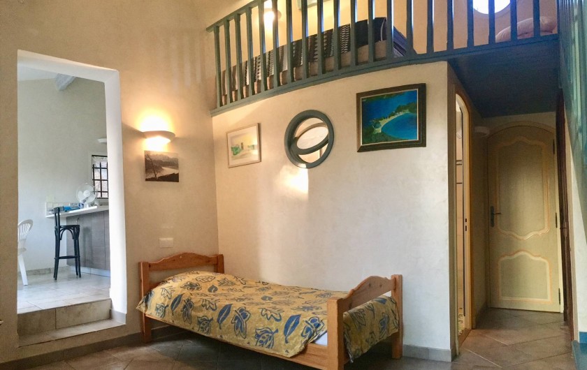 Location de vacances - Villa à La Cadière-d'Azur - studio chambre 4 et cuisine 2