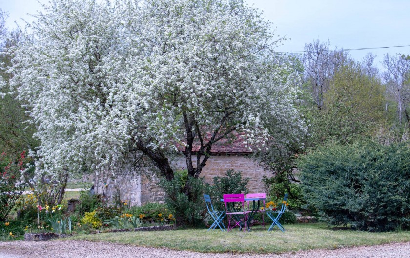 Location de vacances - Chambre d'hôtes à Gigny - Vue sur cour