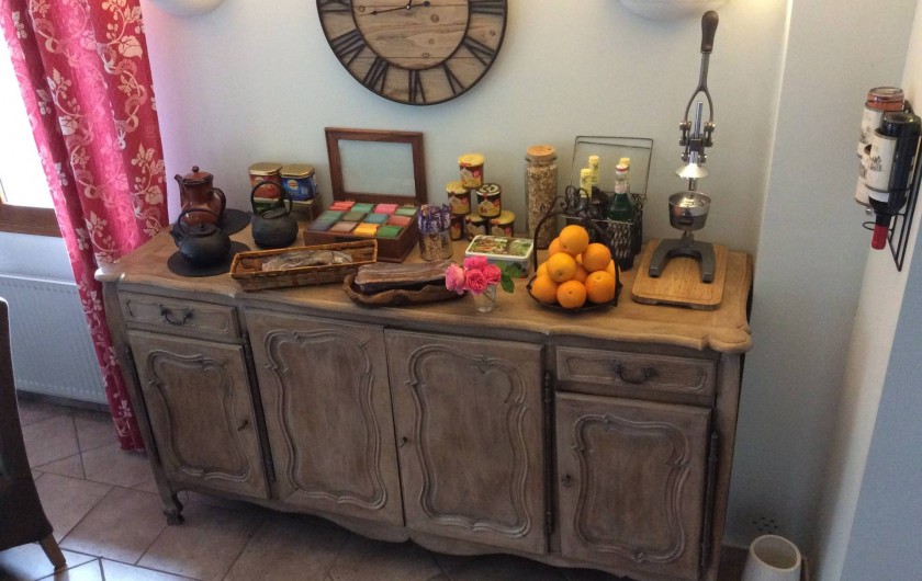 Location de vacances - Chalet à Barcelonnette - Buffet Petit Déjeuner gracieusement mis à disposition.