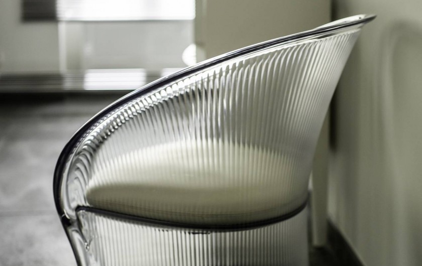 Location de vacances - Chambre d'hôtes à Beaune - Fauteuil Kartell