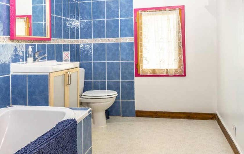 Location de vacances - Gîte à Dému - Salle de bain commune