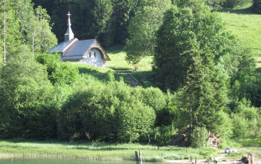 Location de vacances - Chalet à Bellevaux - Lac de vallon et Chapelle St Bruno