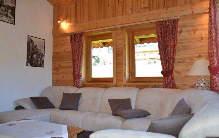 Location de vacances - Chalet à Demi-Quartier - Salon cosy avec cheminée et mezzanine