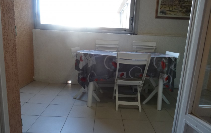 Location de vacances - Appartement à Saint-Aygulf - Loggia avec vue extérieure (ouverture et fermeture double vantaux)