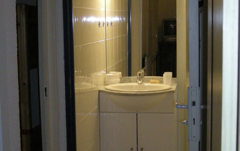 Location de vacances - Appartement à Saint-Aygulf - Salle d'eau avec douche