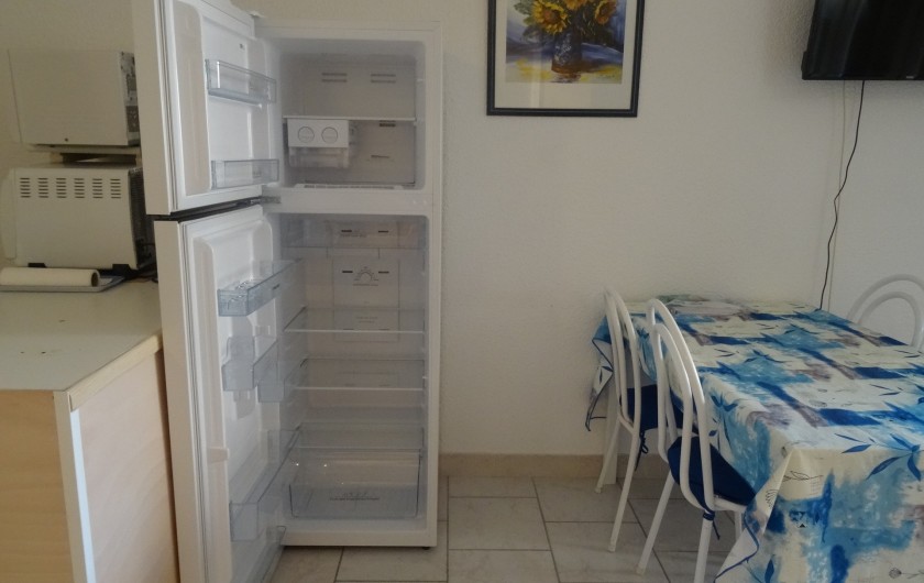 Location de vacances - Appartement à Saint-Aygulf - Frigidaire/congélateur ouvert
