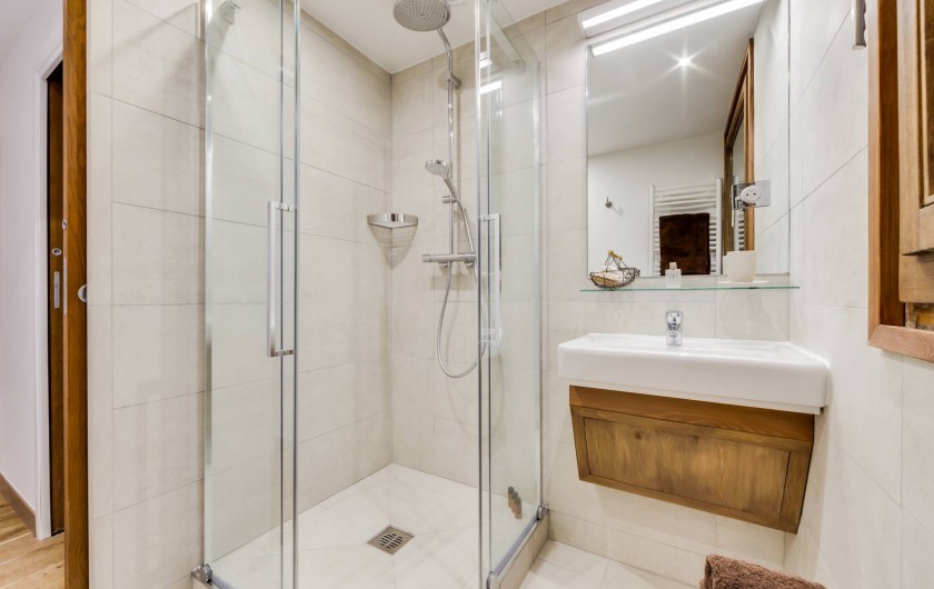 Location de vacances - Appartement à Val-d'Isère - Salle de bains 2