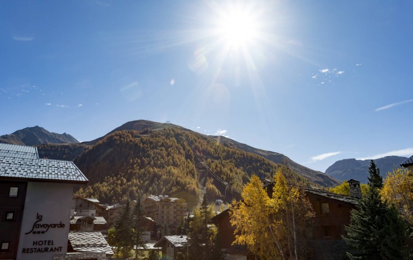 Location de vacances - Appartement à Val-d'Isère - Vue depuis le balcon en  Été coté Sud Est