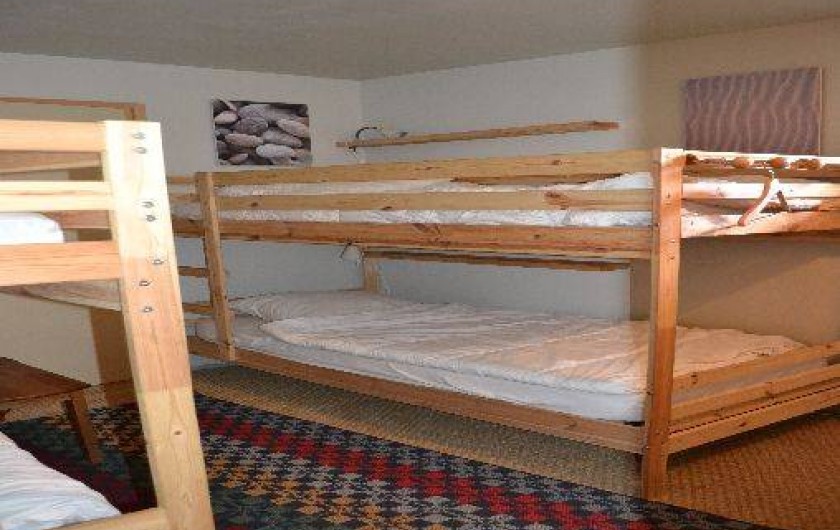 Location de vacances - Appartement à Bonneval-sur-Arc - chambre enfants avec 4 couchages