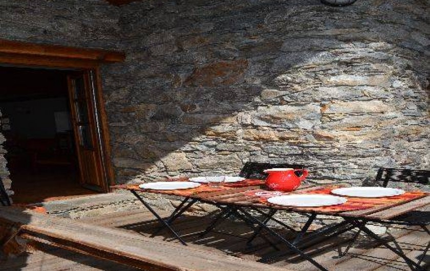 Location de vacances - Appartement à Bonneval-sur-Arc - Déjeuner sur le balcon