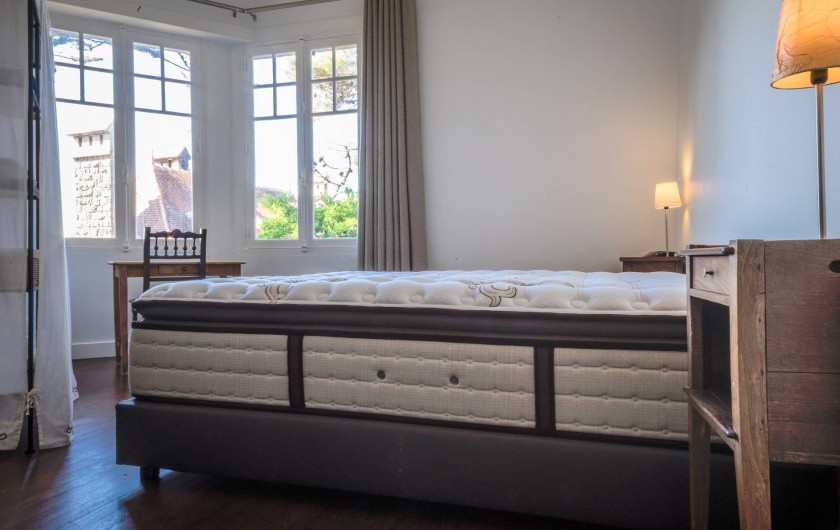 Location de vacances - Villa à Dinard - Chambre 3 - Lit 1.80 m