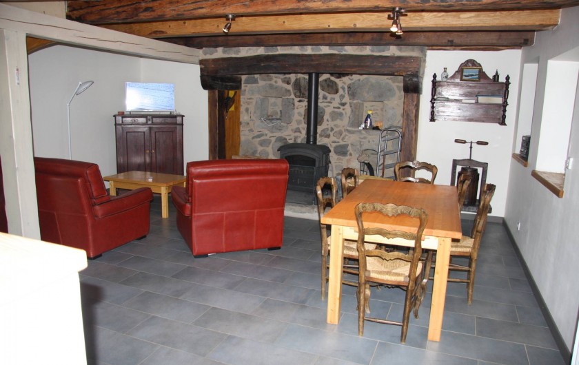 Location de vacances - Gîte à La Tour-d'Auvergne - Salon Rez de jardin