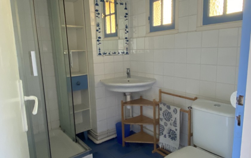 Location de vacances - Villa à Saint-Philibert - Salle de bain et WC au rez-de-chaussée