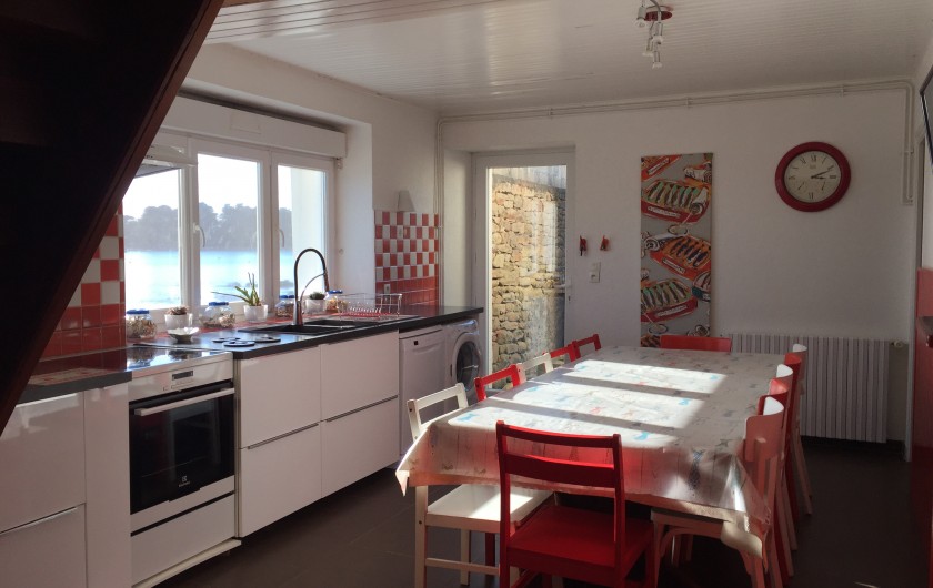 Location de vacances - Villa à Saint-Philibert - Cuisine équipée  Grande table familiale