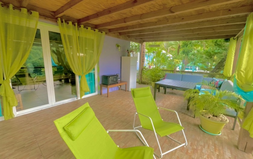 Location de vacances - Chambre d'hôtes à Le Gosier - Terrasse privée de la chambre XXL de 50m2 sans vis à vis