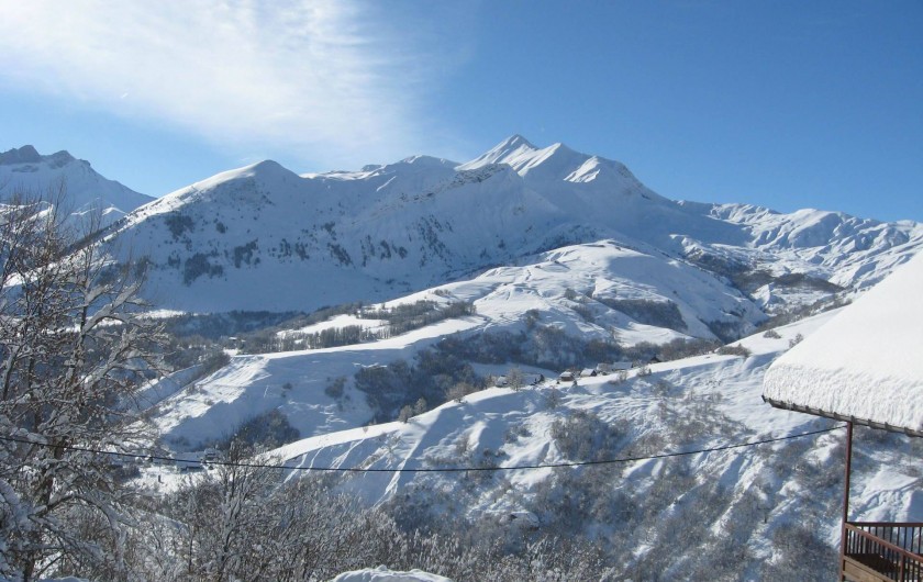 Location de vacances - Appartement à Saint-Jean-d'Arves - Une vue sur les montagnes