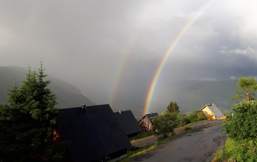 Location de vacances - Chalet à Saint-Lary-Soulan - Arc-en-ciel vu du chalet