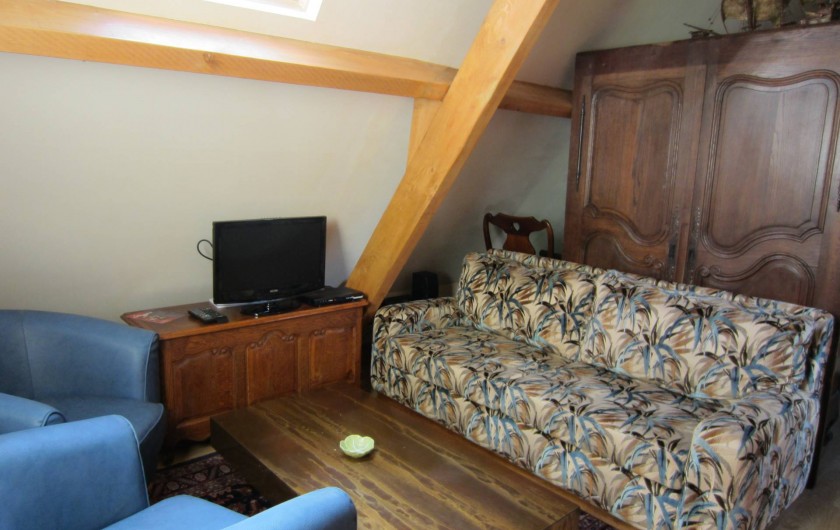 Location de vacances - Appartement à La Rivière-Saint-Sauveur - salon  avec télévision et wifi