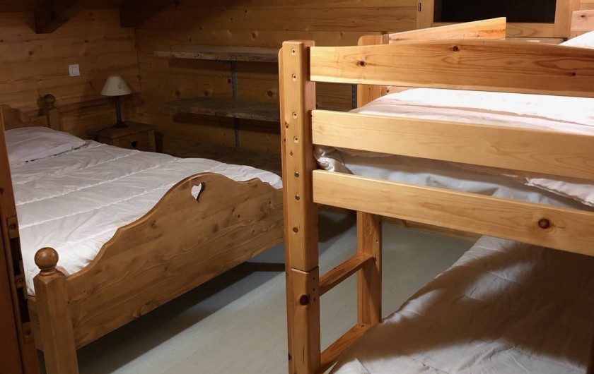 Location de vacances - Appartement à Hauteluce - Chambre 1: 1 lit double + 2 lits superposés