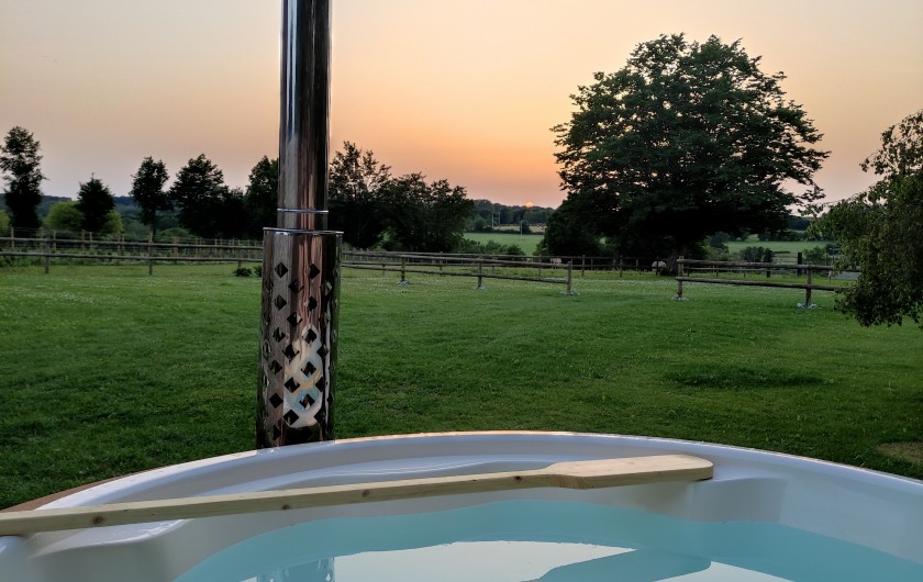 Location de vacances - Gîte à Anor - Accès libre au bain nordique