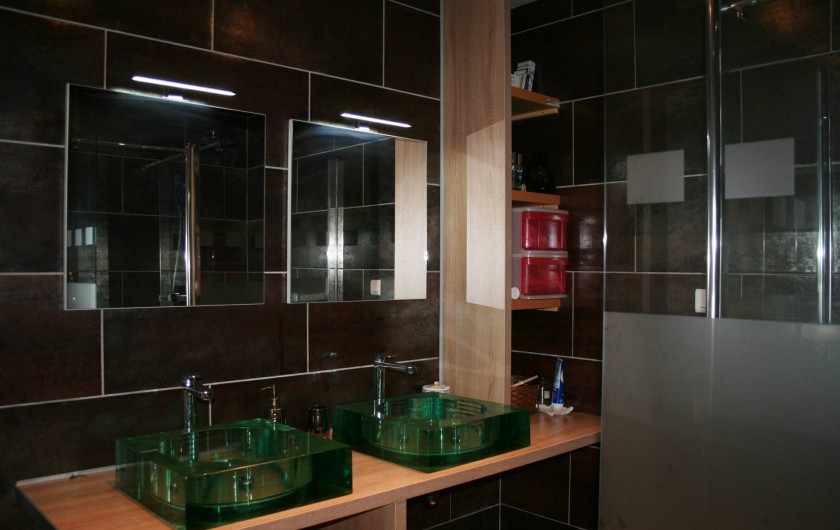 Location de vacances - Mas à Lagorce - sdb rez de chaussée