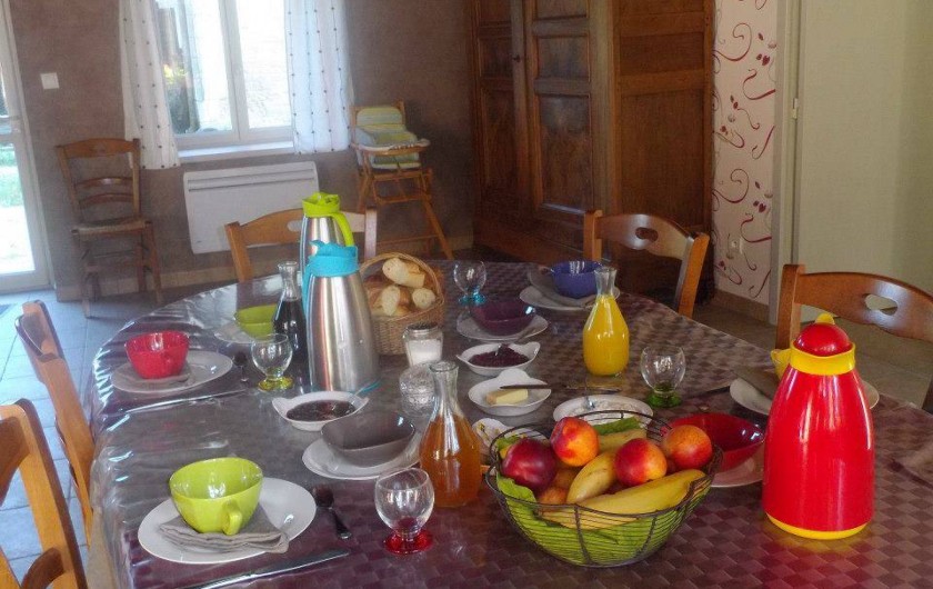 Location de vacances - Chambre d'hôtes à Les Maillys - le petit déjeuner