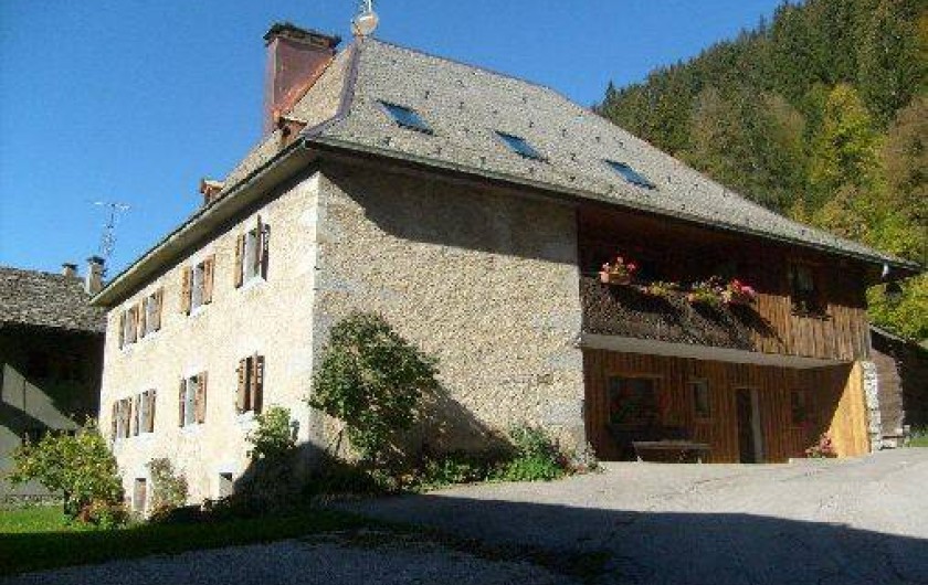 Location de vacances - Appartement à Morzine - Le château coté entrée