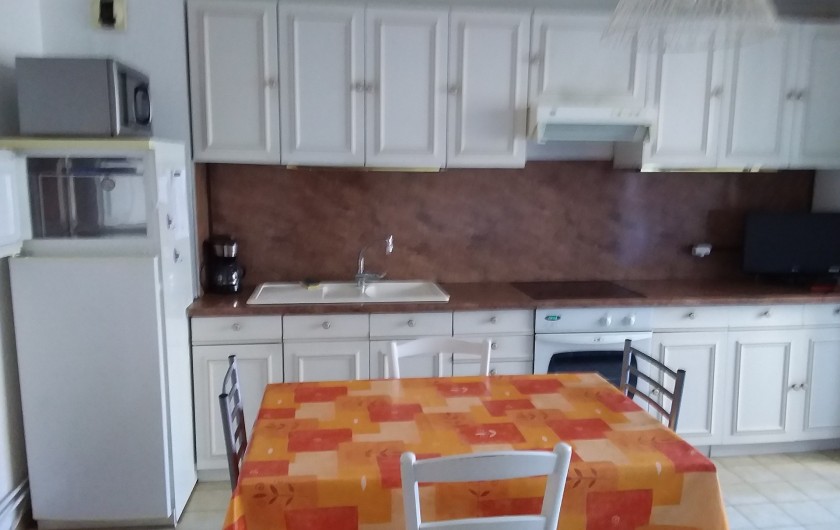 Location de vacances - Appartement à Sète - cuisine-salon