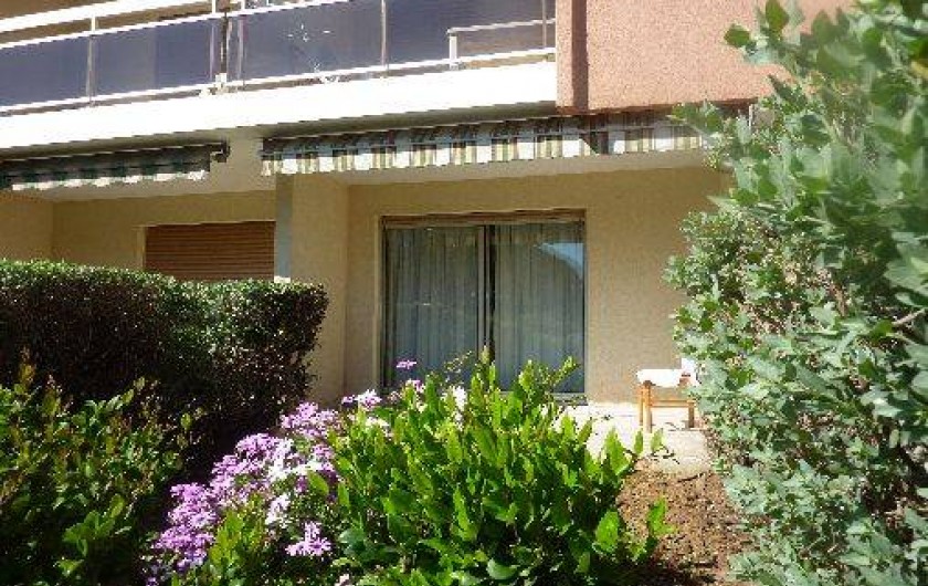 Location de vacances - Studio à Cavalaire-sur-Mer - Terrasse