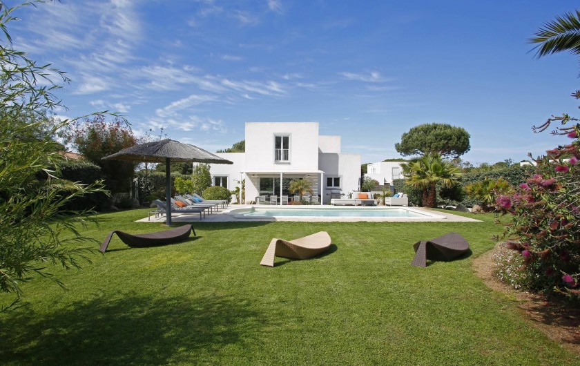 Location de vacances - Villa à Calvi - Villa individuelle avec piscine privée et grand jardin méditerranéen
