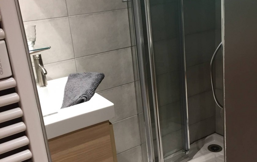 Location de vacances - Appartement à Sainte-Foy-Tarentaise - Salle de bain chambre N°2
