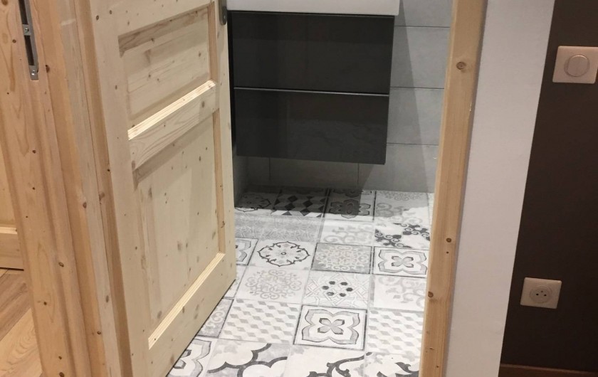 Location de vacances - Appartement à Sainte-Foy-Tarentaise - Salle de bain chambre N°3