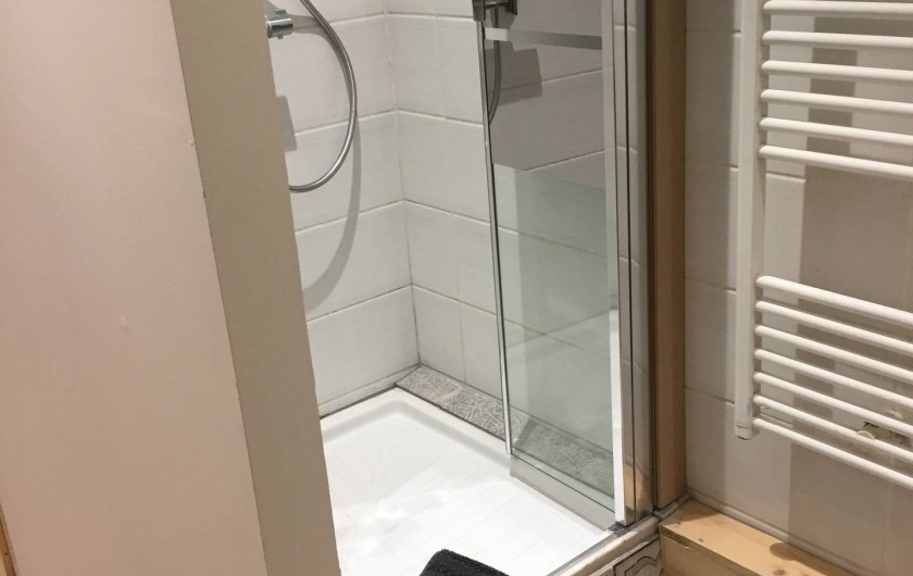 Location de vacances - Appartement à Sainte-Foy-Tarentaise - Salle de bain chambre N°4