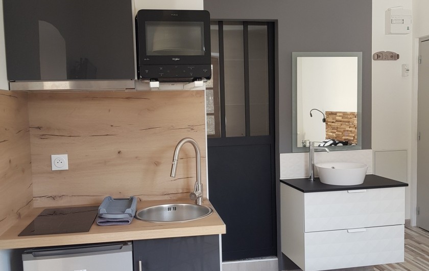 Location de vacances - Appartement à Saint-Montan - Acampadis - kitchenette