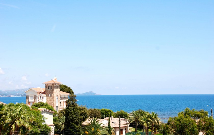 Location de vacances - Appartement à Saint-Aygulf - L’on jouit d’une vue imprenable