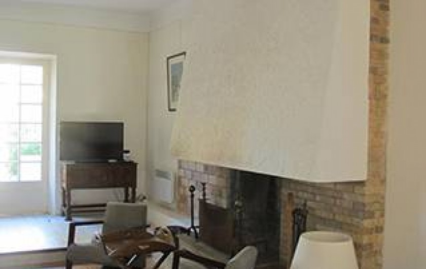 Location de vacances - Villa à Hyères - CÔTÉ SALON /CHEMINÉE